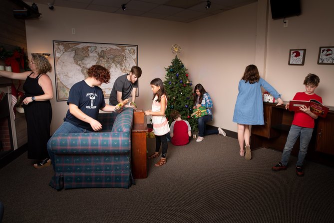 Saving Christmas Escape Room in Chattanooga - Whats Included