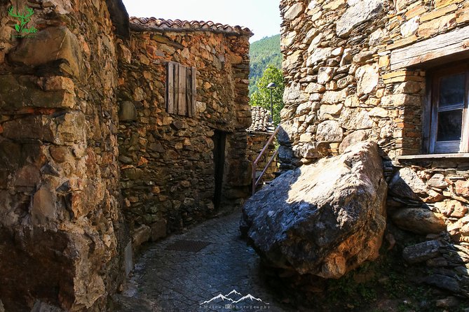 Schist Villages at Lousa Mountain - Inclusions