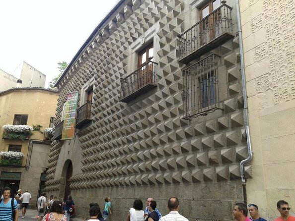 Segovia From the Aqueduct to the Alcazar: a Self-Guided Audio Tour - Tour Logistics