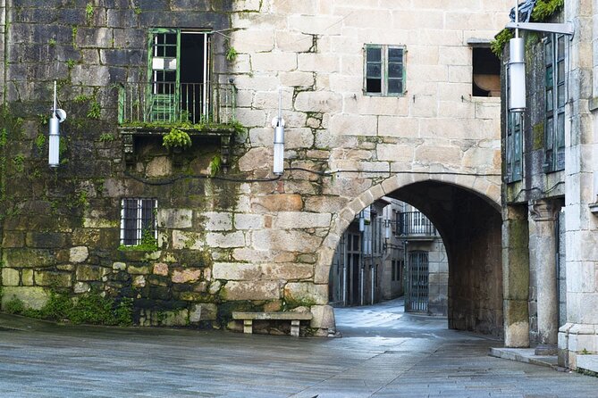 Self-Guided Audio Tour - Squares of Pontevedra - Inclusions and Equipment