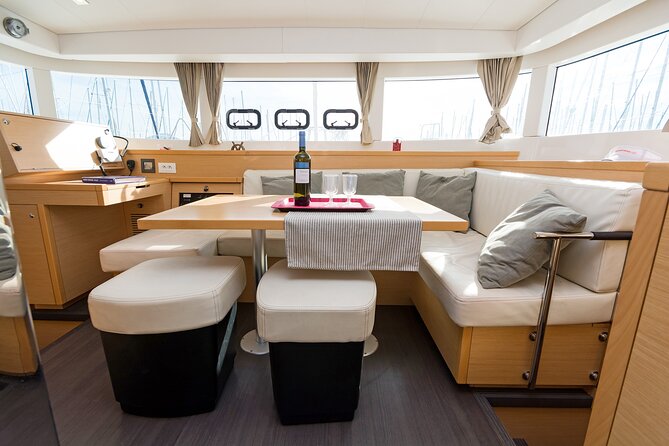 Semi Private Cruise With Luxury Catamaran in Delos and Rhenia Islands - Catamaran Amenities