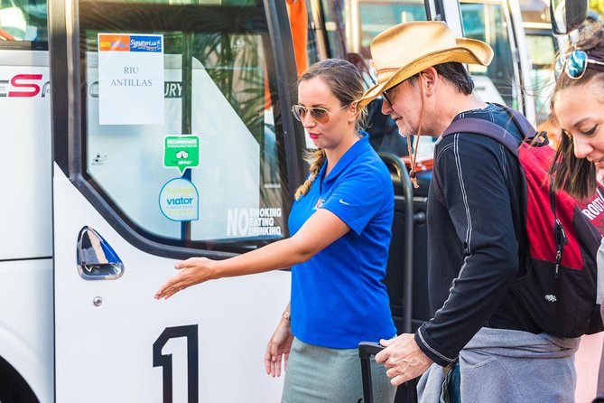 Shared Return Transfer From Aruba Airport to Hotels - Positive Customer Reviews