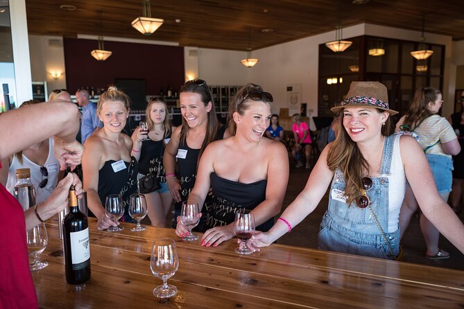 Small Group Niagara-on-the-Lake Wine Tasting Tour - Hotel Pickup and Drop-off