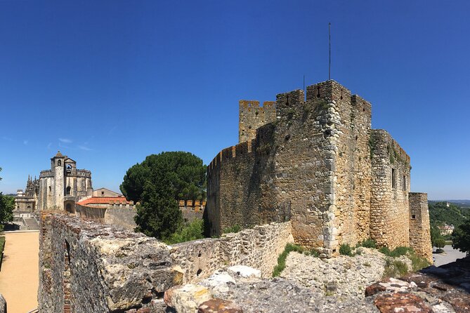 Small-Group Tour From Lisbon to Tomar Knights Templar History - Meeting Point and Transportation