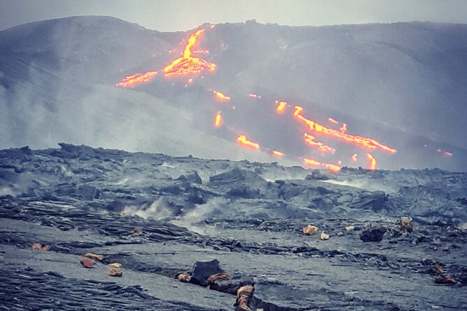 Small Group Volcano Hike With a Geologist - Witness the Formation of New Land