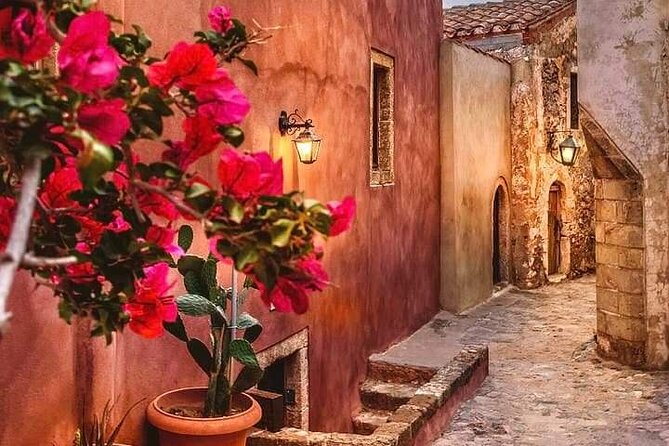Small Group Walking Tour of Rhodes Old Town From the Cruise Port - Itinerary Details
