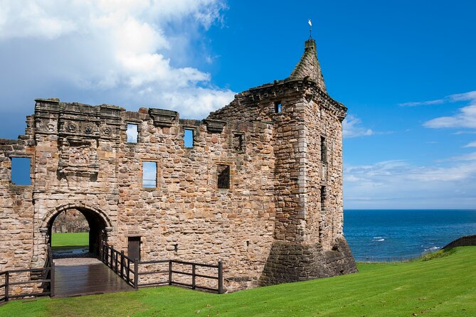 St. Andrews Festive Walk: A Christmas Tour - Ice Skating Experience