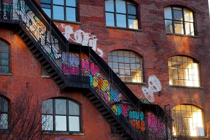 Street Art Outdoor Escape Game in Brooklyn, New York - Immerse in Williamsburgs Ambiance