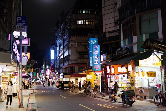 Taipei Day Tour: CKS Memorial Hall, 101, Bangka & Dadaocheng - CKS Memorial Hall