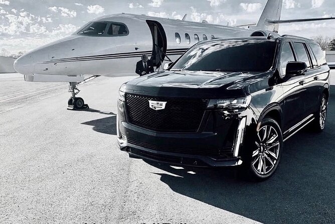 Toronto Airport Private Transfer to Downtown - Private Car Transportation Options