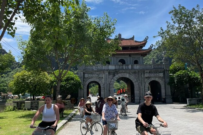 Trang An Cave Boat Trip - Hoa Lu Temple Full Day Tour - Tour Itinerary