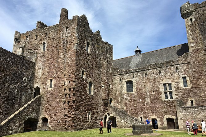 Ultimate Outlander Day Tour - Filming Locations and Set Discoveries