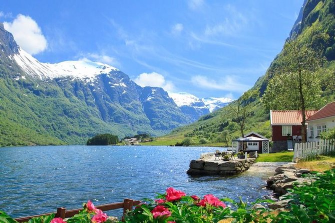 Undredal: Day Tour Including House Of Cheese  - Bergen - The Smallest Wooden Church in Norway