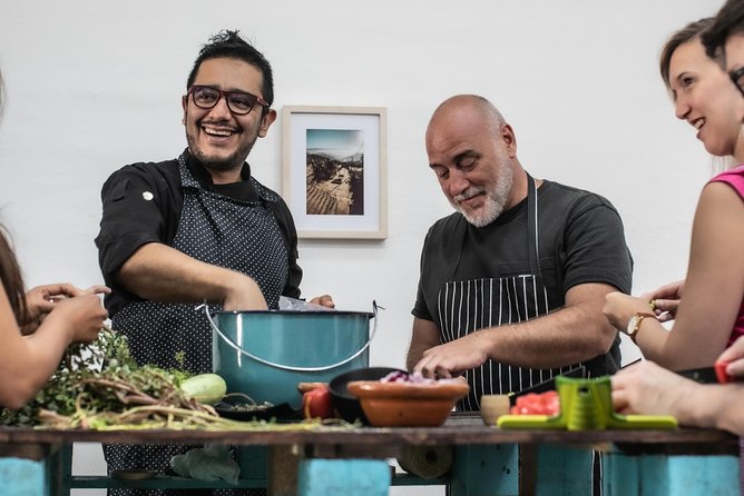 Vegetarian Traditional Mexican Cooking Class - Traditional Ingredients and Techniques
