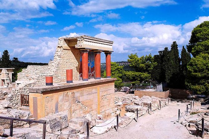 Visit Knossos & Heraklion City (Walking and Tasting Tour) - Discovering Heraklion City