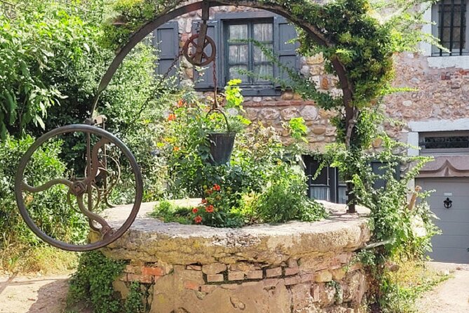 Visit Shows Medieval Immersion in Pérouges - Good To Know