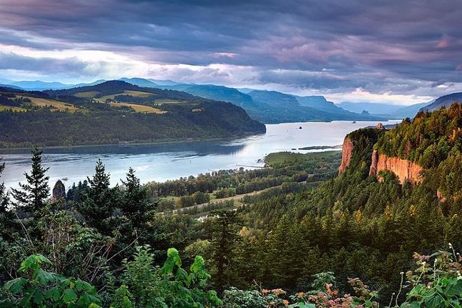 Waterfalls & Wine Tour-Multnomah Falls,Vineyards,Hood River Combo - Itinerary Overview
