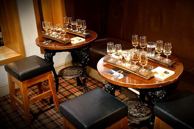 Whisky Tasting in a Traditional Edinburgh Bar - Enhancing Your Whisky Knowledge