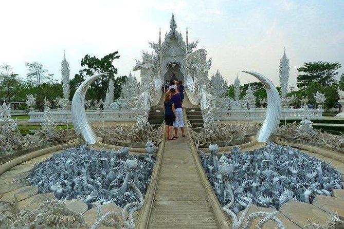 White Temple, Black House Museum and Hot Spring Tour From Chiang Mai - Traveler Reviews