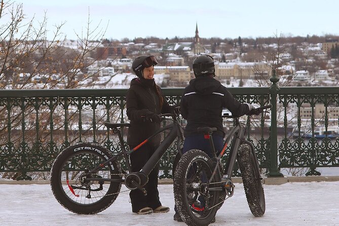 Winter Sport and Fun Tour in Québec City - Riding the Funicular in Old Québec