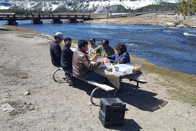 Yellowstone Western Tours - Inclusions and Logistics