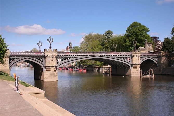 York: Self-Guided App Tour - Meeting and Pickup