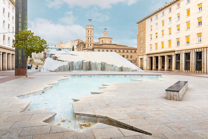 Zaragoza Scavenger Hunt and Sights Self-Guided Tour - Tour Experience and Exploration