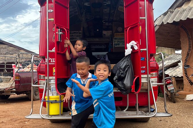 3 Days Red Car Road Trip Chiang Mai to Laos Border - Day 1: Departure From Chiang Mai