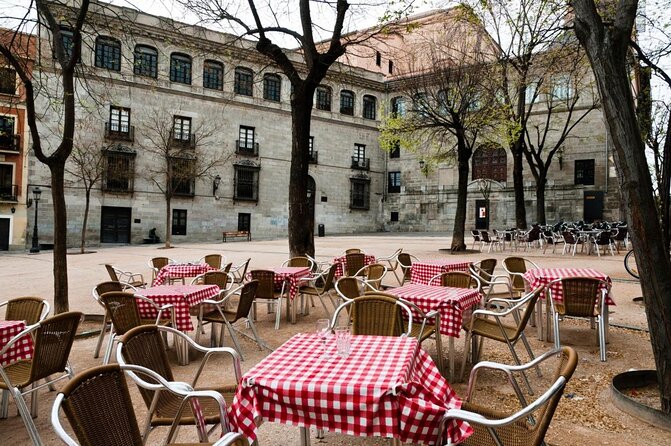 3-Hour Tapas Walking Tour of Madrid Food and Drink Included