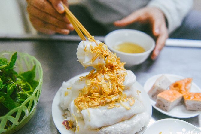 3 Hours Walking Street Food Tour With a Taste of Hanoi