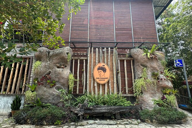 1 Day Private Tour White Temple and Renewed Doichang Coffee - Doichang Coffee Experience