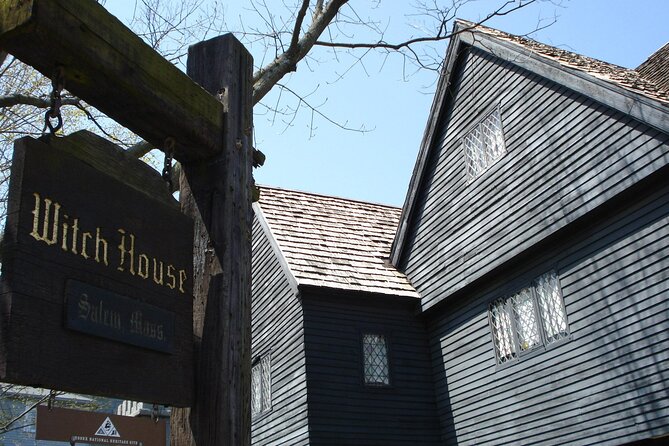 1692 Salem Night Walking Tour - Tour Departure Times