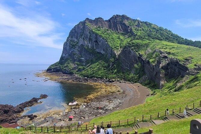 2-Day Private Taxi Day Tour in Jeju Island - Meeting and Pickup