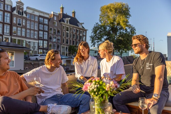 2 Hour Exclusive Canal Boat Cruise W/ Live Guide and Onboard Bar - Onboard Experience
