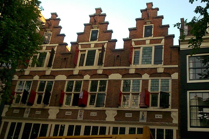 2 Hours Private Walking Tour of the Highlights of Amsterdam - Discovering the Central Highlights of Amsterdam
