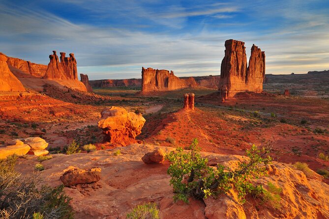 3-Hours Sunset Arches National Park Pavement Sights Tour - Positive Feedback on Tour Guide Stacey