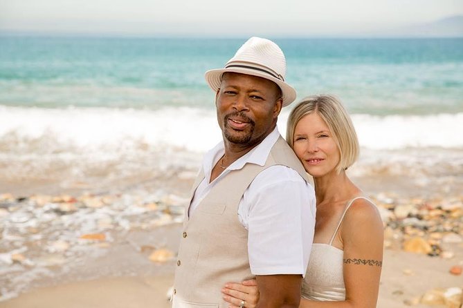 30 Min Puerto Vallarta Portrait Photography Session - Operator and Group Size