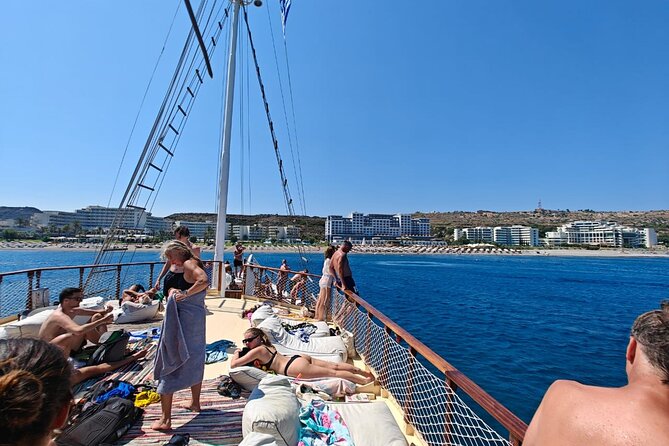30m Wooden Traditional Boat - 6.5 Hours Day Cruise in Rhodes - Activities and Amenities on the Wooden Boat