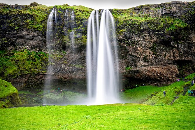 6-Day Private Tour in Iceland - Transportation Details