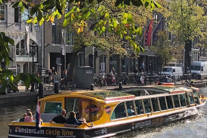 90-Minute Cheese and Wine Cruise in Amsterdam Canals - Exquisite Selection of Cheeses