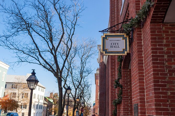 A Guided Walking Tour Through Historic Old Town Alexandria - Exploring Historic King Street