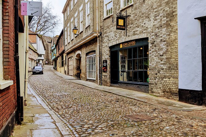 A Stranger in Norwich City Exploration Game - Meeting and Pickup