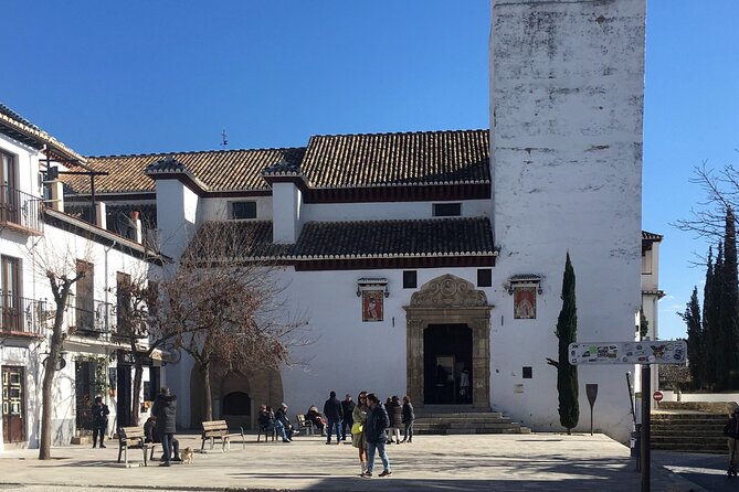 Albaicín and Sacromonte's Iconic Sights: A Self-Guided Audio Tour - Exploring Albaicíns Moorish Architecture
