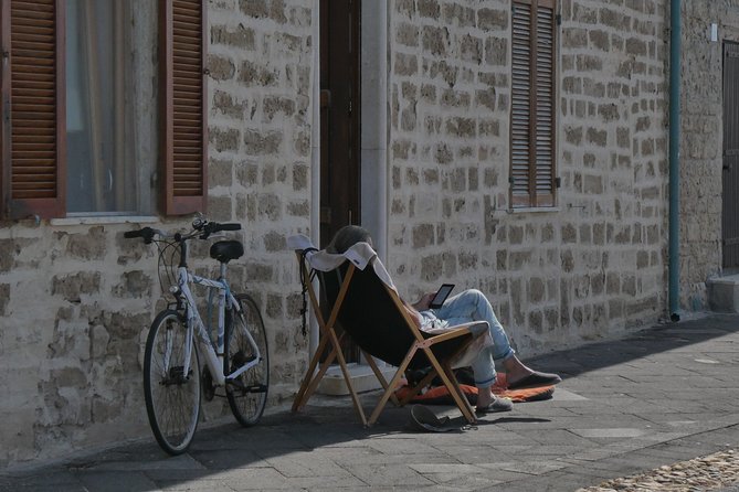 Alghero: Walking Tour With Bilingual Local Guide - Duration and Highlights
