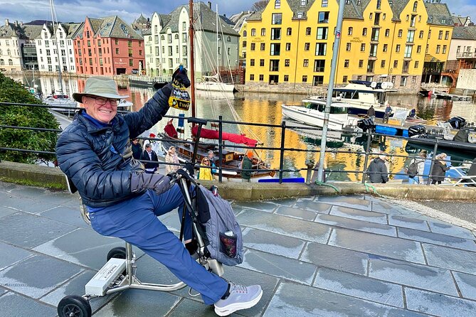 Amazing City Walk in Ålesund - Meeting and Pickup