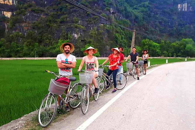 Amazing Luxury Hoa Lu Tam Coc 1 Day - Small Group Tour With Limousine Bus - Small Group Experience