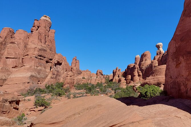 Arches National Park Hidden Side Guided Hike  - Moab - Park Entry and Flexibility