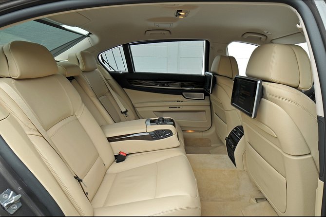 Arrival Private Transfer: Abu Dhabi Airport AUH to Abu Dhabi by Luxury Vehicle - Directions