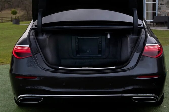 Arrival Private Transfer From Brandenburg Airport BER to BERlin in Luxury Car - The Sum Up