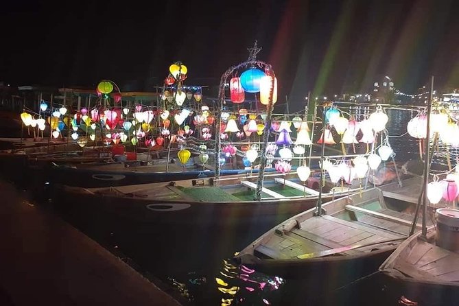 Basket Boat Ride to Visit Coconut Jungle & Hoi an Walking Tour, Night Market - Taking in the Night Market Atmosphere